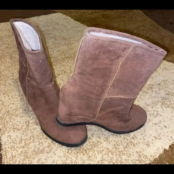 SUGAR A LITTLE ABOVE ANKLE BOOT - Picture 3 of 3